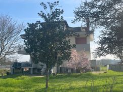Casa Bi/Trifamiliare in Residenziale