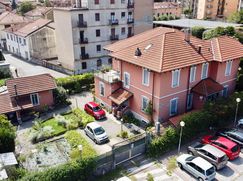 Casa Bi/Trifamiliare in Residenziale