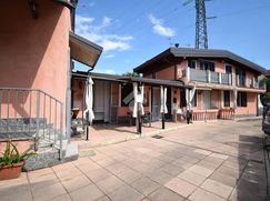 Casa Bi/Trifamiliare in Residenziale