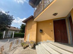 Casa Bi/Trifamiliare in Residenziale