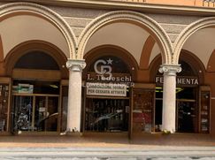 Negozio/Locale commerciale in Commerciale
