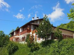 Casa Bi/Trifamiliare in Residenziale