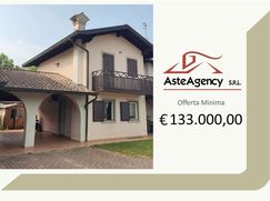 Casa Bi/Trifamiliare in Residenziale