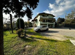 Casa Bi/Trifamiliare in Residenziale