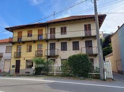 Casa Bi/Trifamiliare in Residenziale