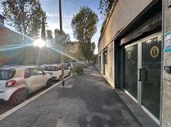 Negozio/Locale commerciale in Commerciale