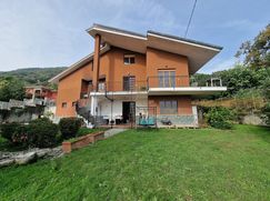 Casa Bi/Trifamiliare in Residenziale
