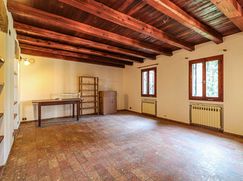Casa Bi/Trifamiliare in Residenziale