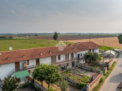 Casa Bi/Trifamiliare in Residenziale