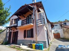 Casa Bi/Trifamiliare in Residenziale