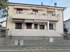 Casa Bi/Trifamiliare in Residenziale