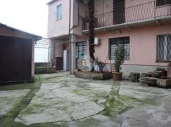 Casa Bi/Trifamiliare in Residenziale