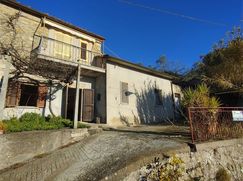 Casa Bi/Trifamiliare in Residenziale