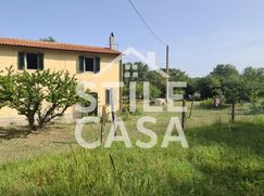 Casa Bi/Trifamiliare in Residenziale