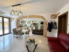 Casa Bi/Trifamiliare in Residenziale
