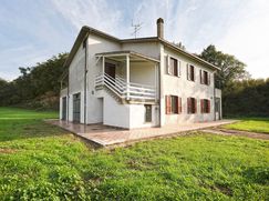 Casa Bi/Trifamiliare in Residenziale