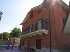 Casa Bi/Trifamiliare in Residenziale