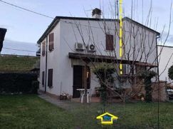 Casa Bi/Trifamiliare in Residenziale