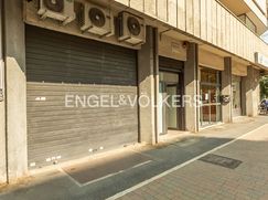 Negozio/Locale commerciale in Commerciale