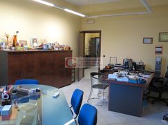 Negozio/Locale commerciale in Commerciale