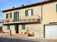 Casa Bi/Trifamiliare in Residenziale