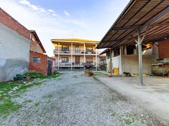 Casa Bi/Trifamiliare in Residenziale