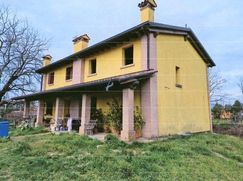 Casa Bi/Trifamiliare in Residenziale