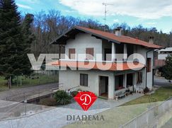 Casa Bi/Trifamiliare in Residenziale