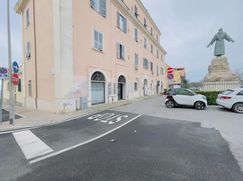 Negozio/Locale commerciale in Commerciale