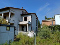 Casa Bi/Trifamiliare in Residenziale