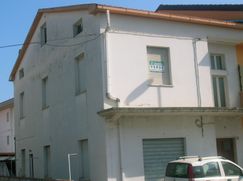 Casa Bi/Trifamiliare in Residenziale