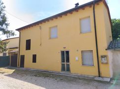 Casa Bi/Trifamiliare in Residenziale