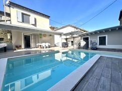 Casa Bi/Trifamiliare in Residenziale