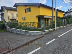 Casa Bi/Trifamiliare in Residenziale