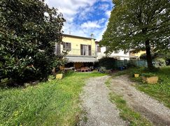 Casa Bi/Trifamiliare in Residenziale