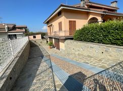 Casa Bi/Trifamiliare in Residenziale