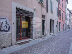 Negozio/Locale commerciale in Commerciale