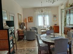 Casa Bi/Trifamiliare in Residenziale