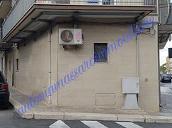 Negozio/Locale commerciale in Commerciale