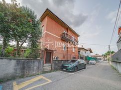Casa Bi/Trifamiliare in Residenziale