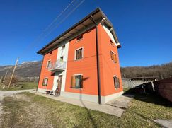Casa Bi/Trifamiliare in Residenziale