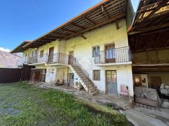 Casa Bi/Trifamiliare in Residenziale