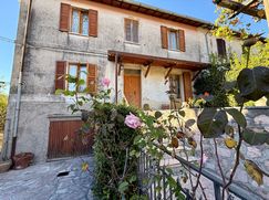 Casa Bi/Trifamiliare in Residenziale