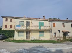 Casa Bi/Trifamiliare in Residenziale
