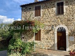 Casa Bi/Trifamiliare in Residenziale