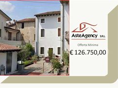 Casa Bi/Trifamiliare in Residenziale