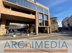 Ufficio in Commerciale