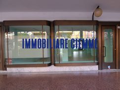 Negozio/Locale commerciale in Commerciale