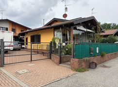 Casa Bi/Trifamiliare in Residenziale