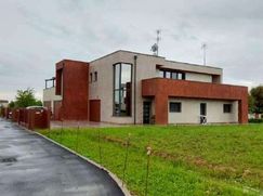 Casa Bi/Trifamiliare in Residenziale